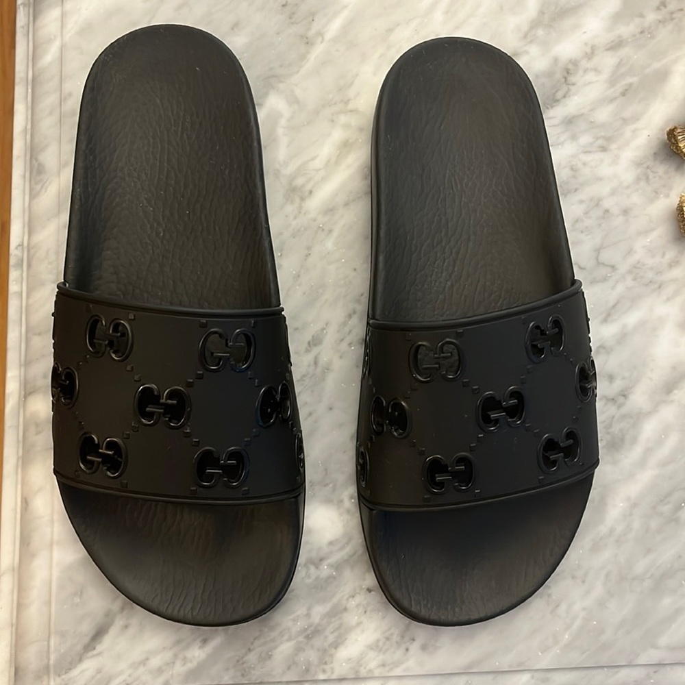 Gucci Women’s Pursuit GG Slide Sandals